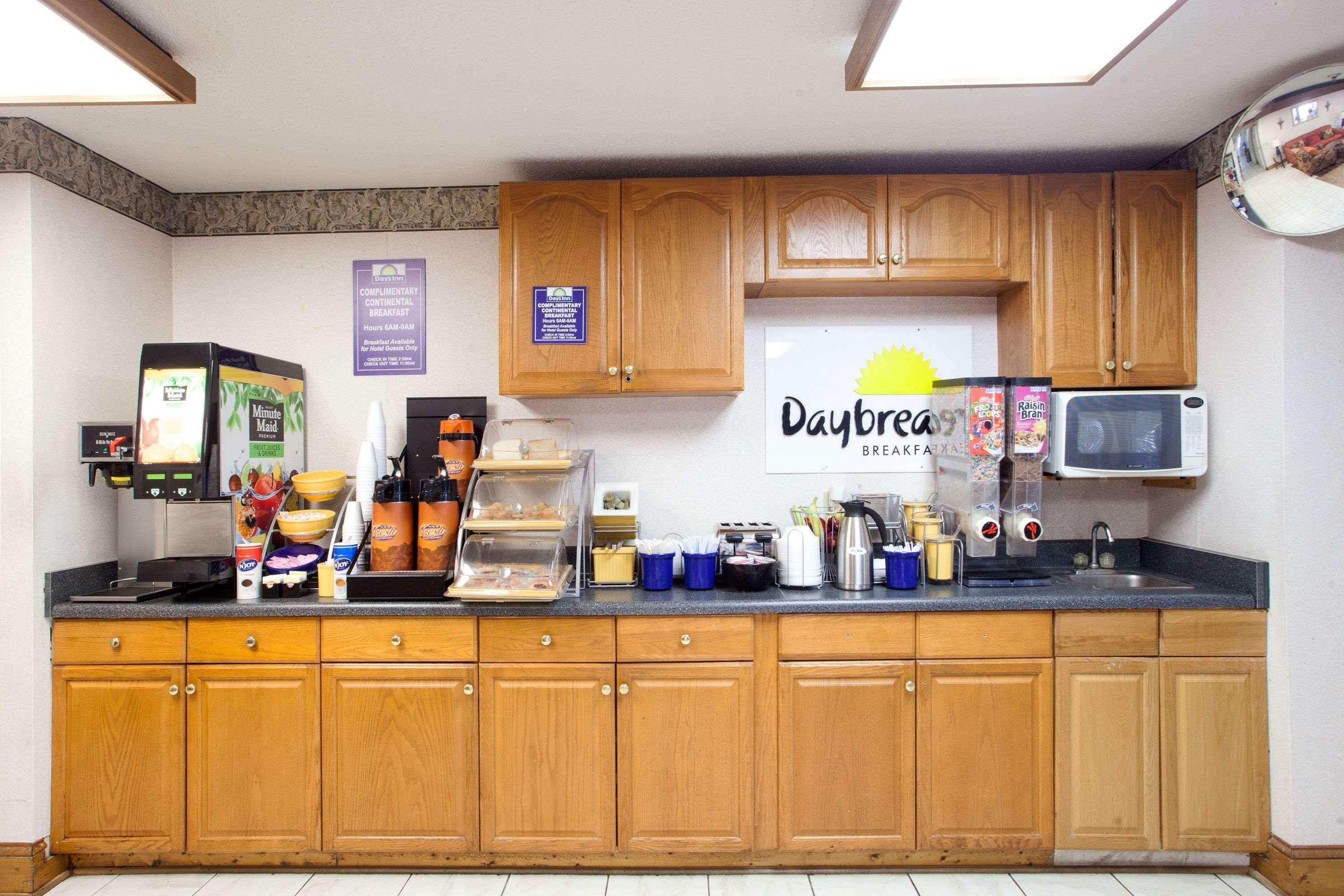 Days Inn By Wyndham Covington Dış mekan fotoğraf