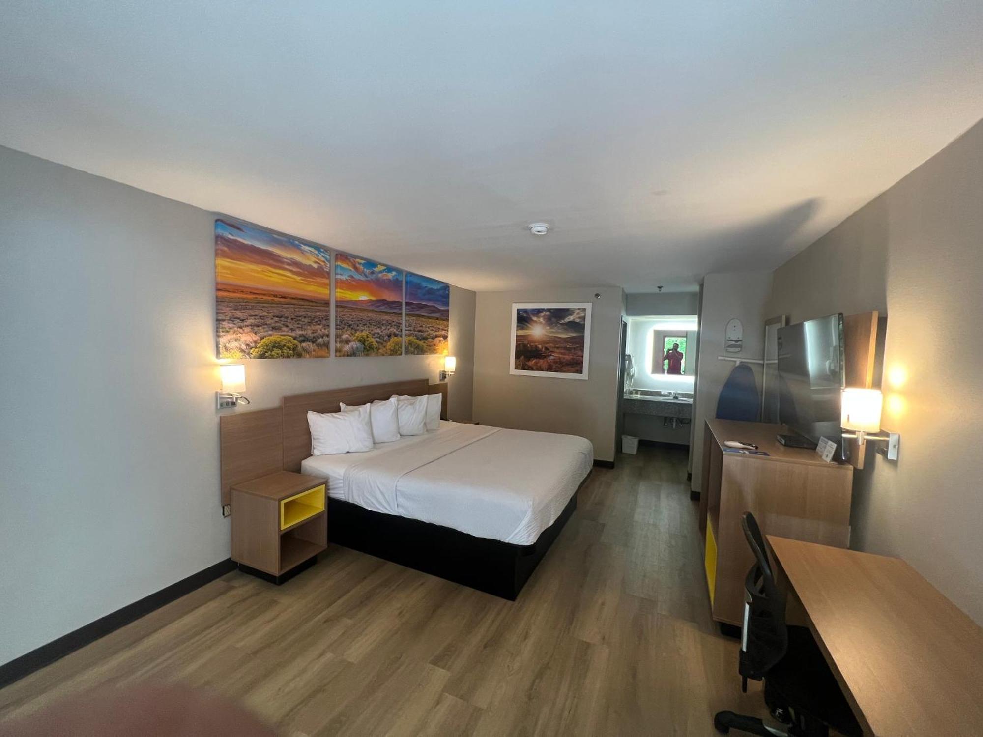 Days Inn By Wyndham Covington Dış mekan fotoğraf